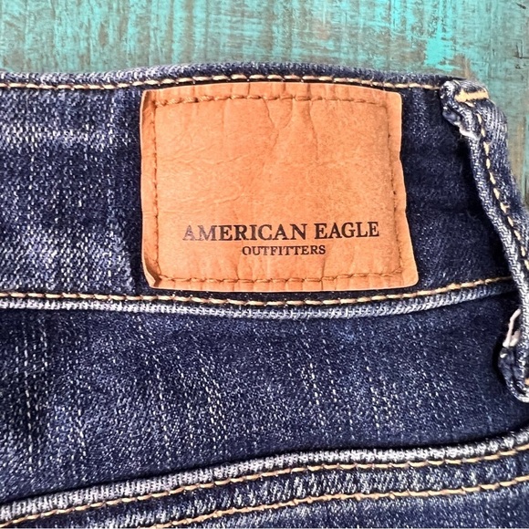 American Eagle Floral Embroidered Hi Rise Cut off Denim Jean Shorts Raw Hem 10 - Picture 14 of 15